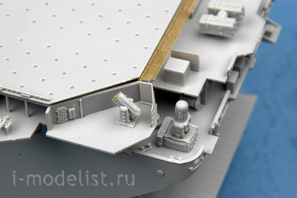 05611 Трубач 1/350 Многоцелевой десантный корабль ВМС США Wasp LHD-1