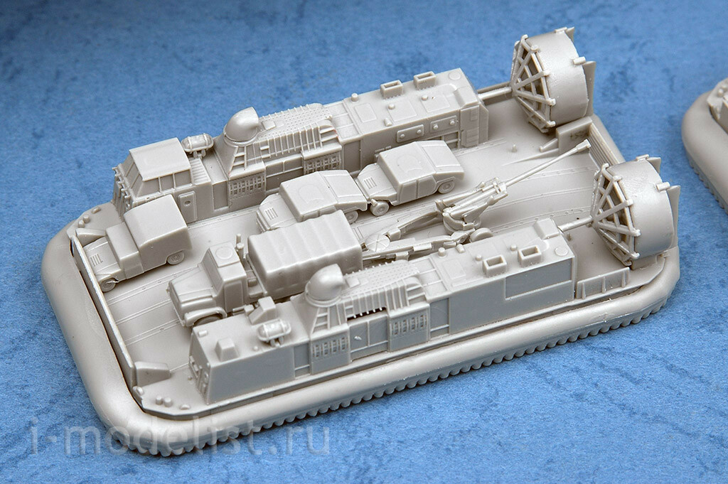 05611 Трубач 1/350 Многоцелевой десантный корабль ВМС США Wasp LHD-1