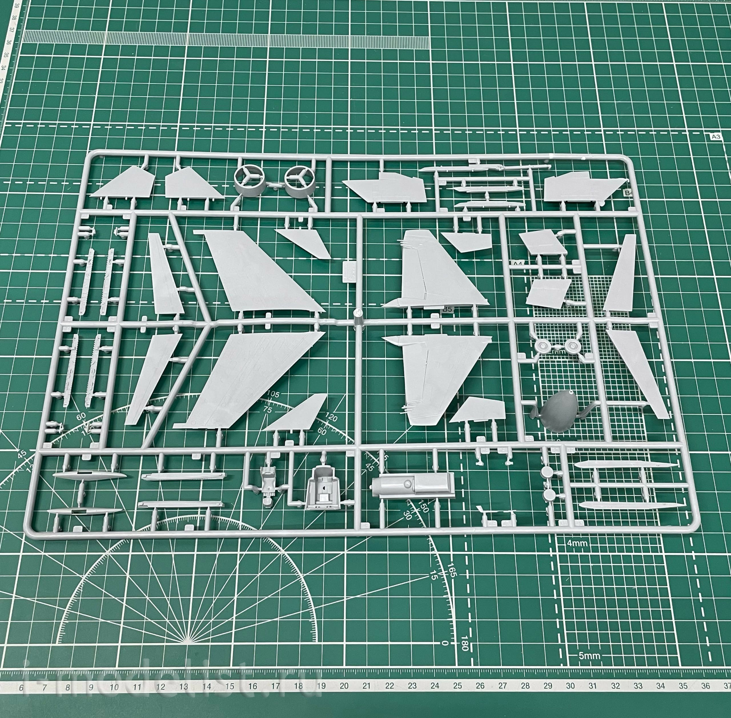 7297 Звезда 1/72 Российский палубный истребитель Су-33