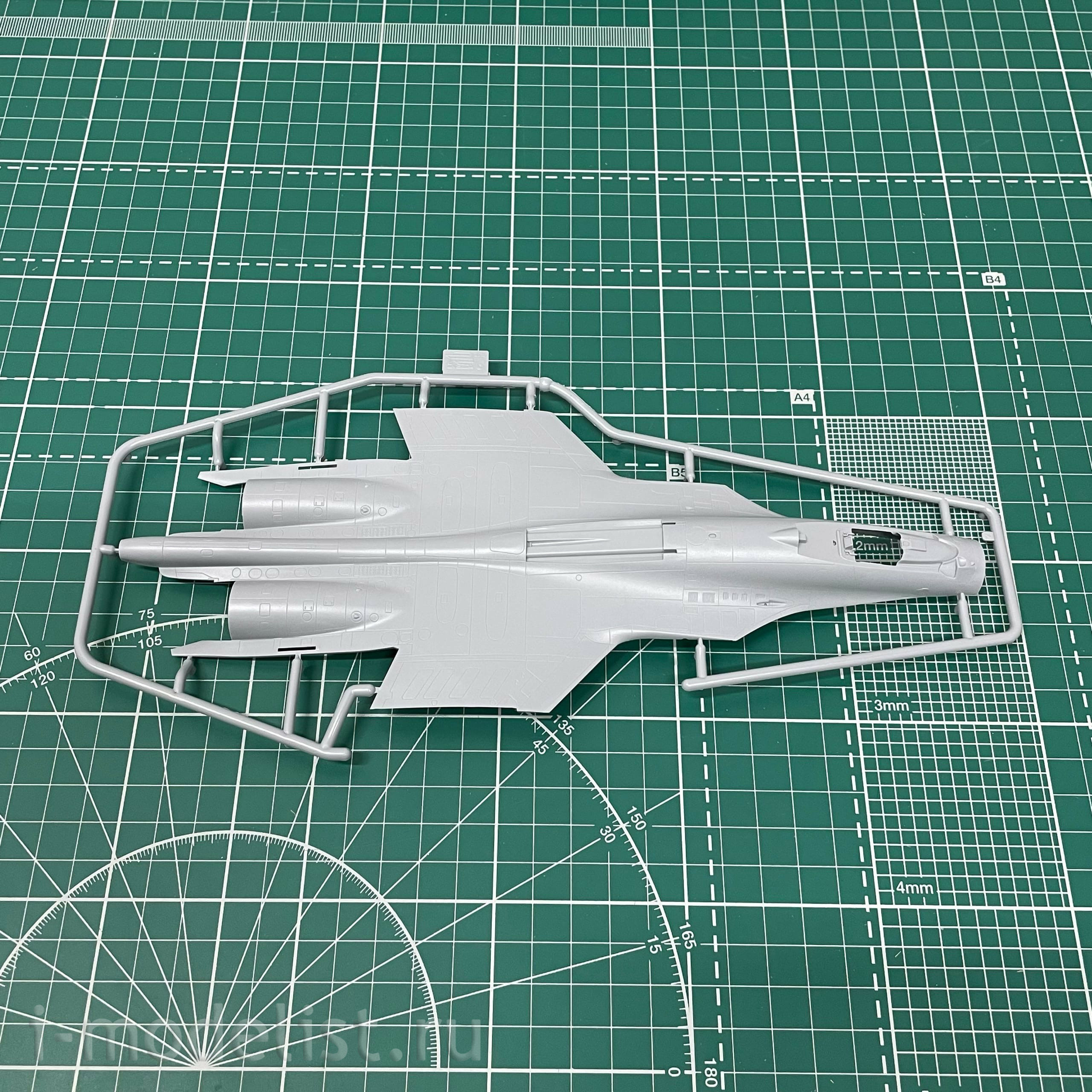 7297 Звезда 1/72 Российский палубный истребитель Су-33